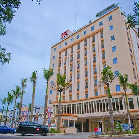 Biz Hotel Batam Нагоя Екстериор снимка