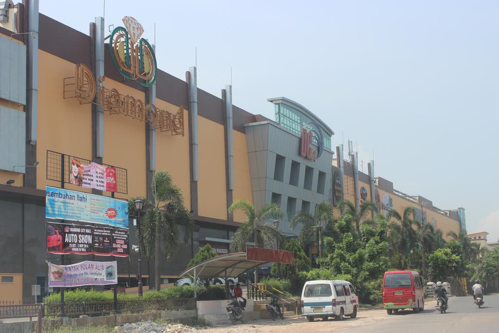 Biz Hotel Batam Нагоя Екстериор снимка