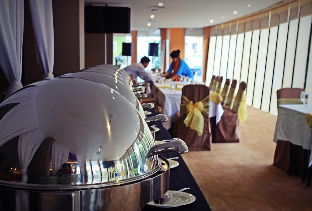 Biz Hotel Batam Нагоя Екстериор снимка