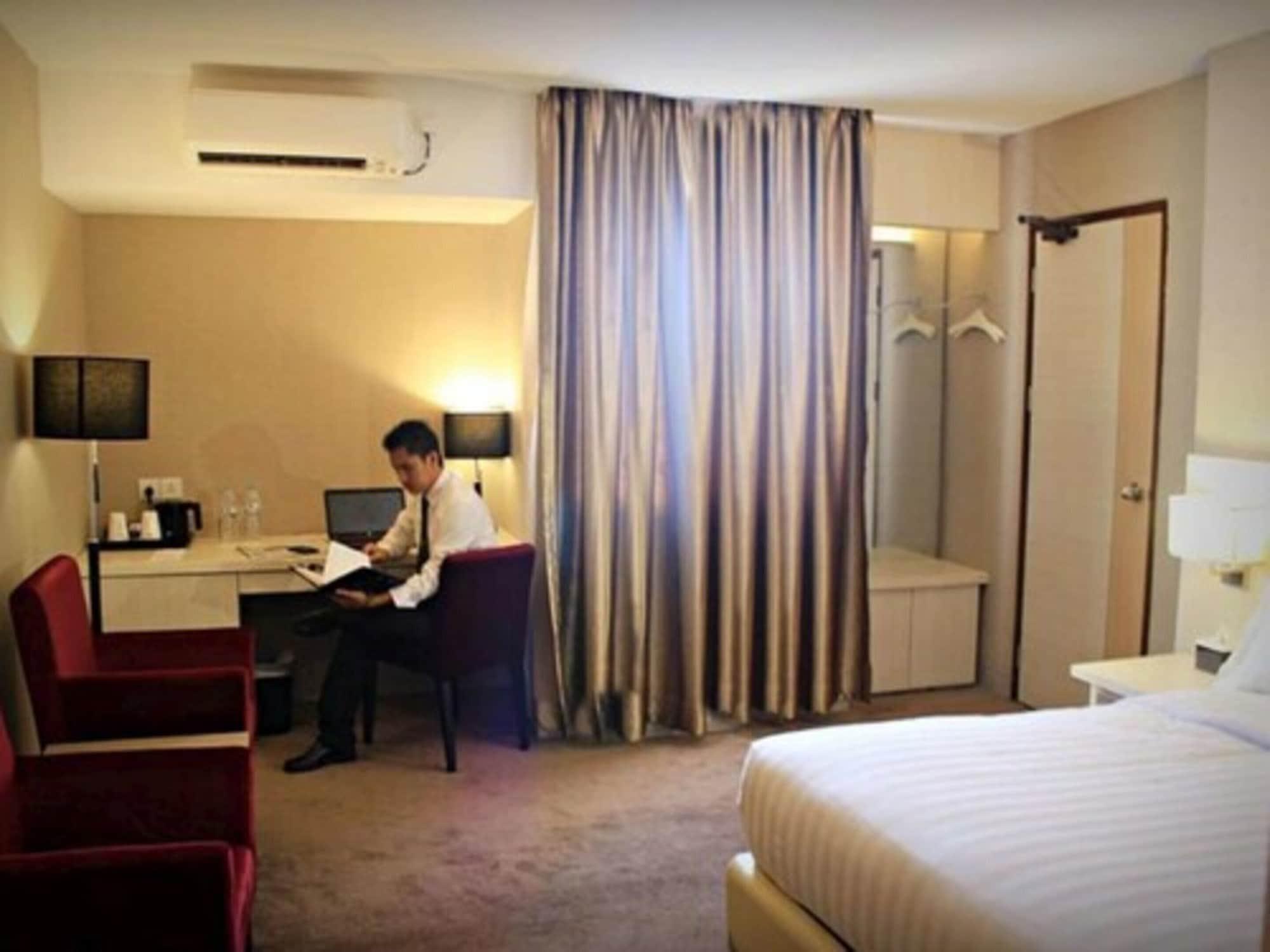 Biz Hotel Batam Нагоя Екстериор снимка
