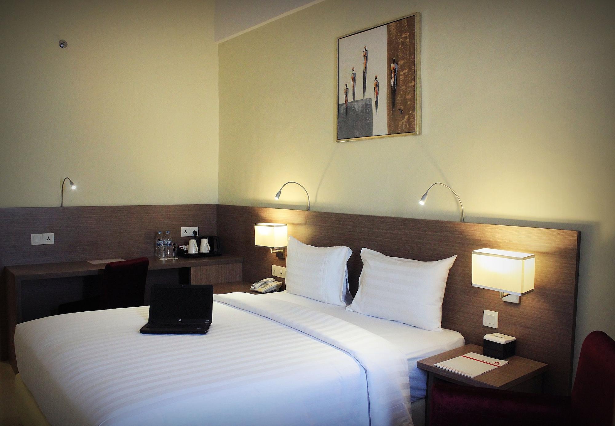 Biz Hotel Batam Нагоя Екстериор снимка