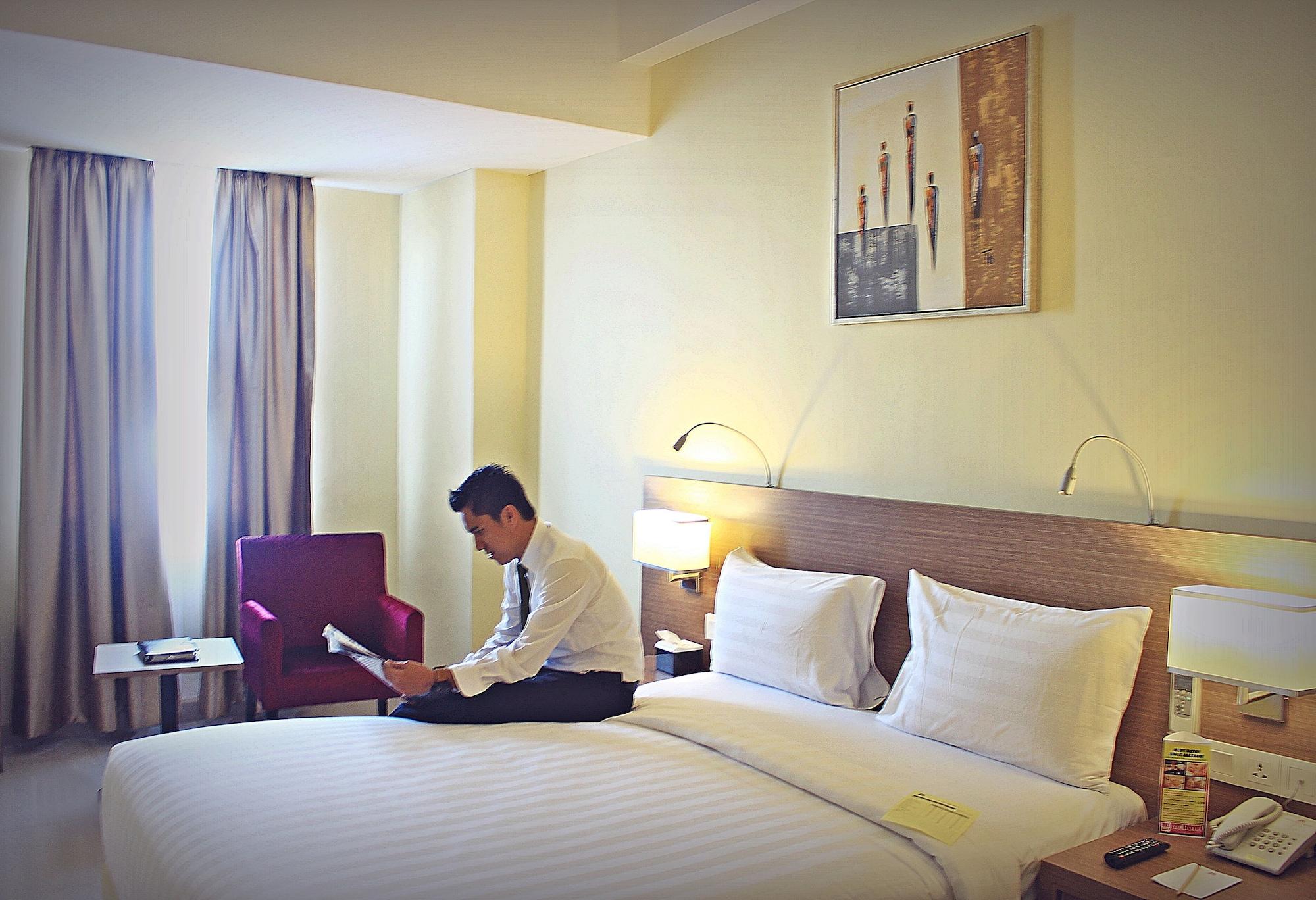 Biz Hotel Batam Нагоя Екстериор снимка