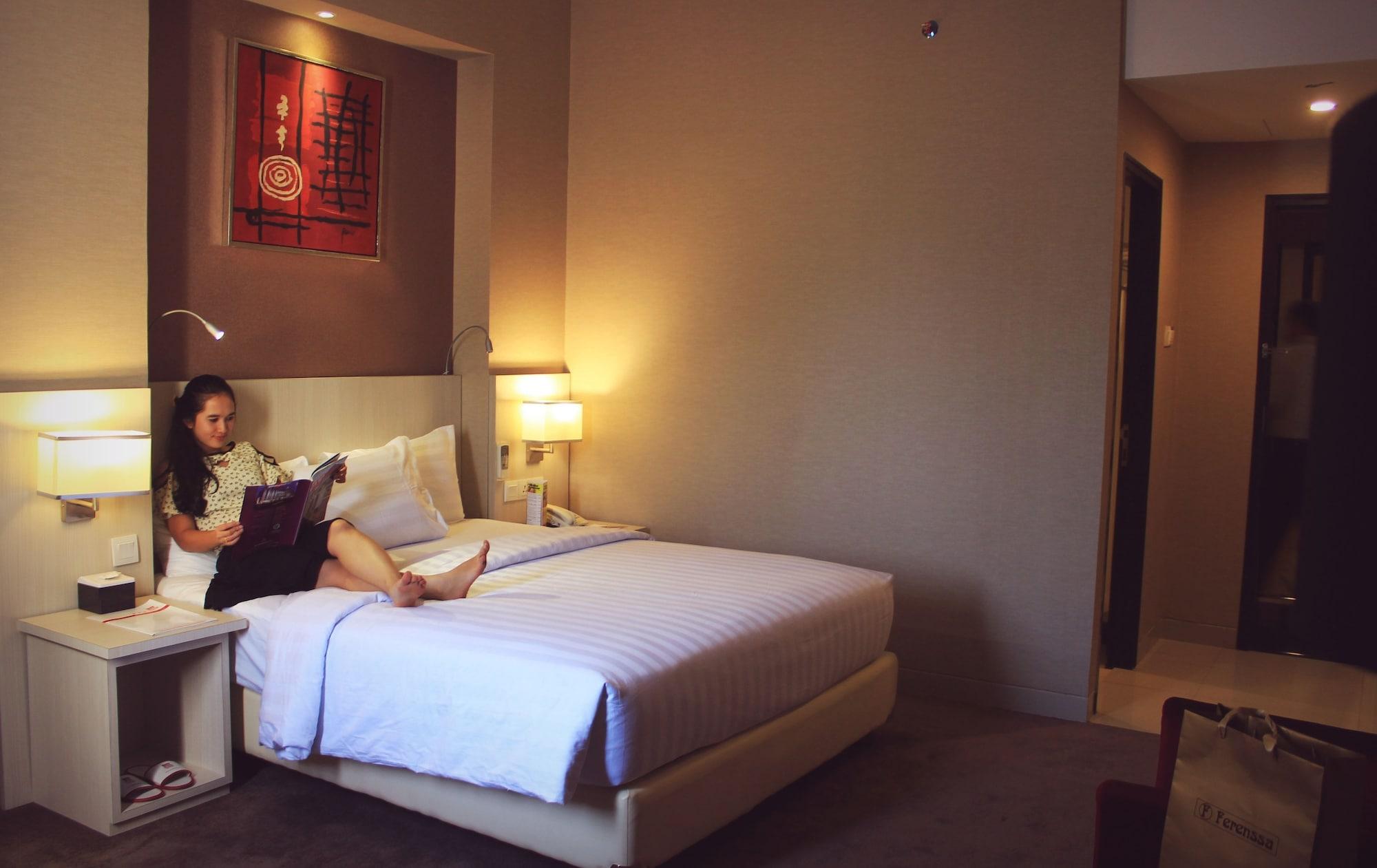 Biz Hotel Batam Нагоя Екстериор снимка
