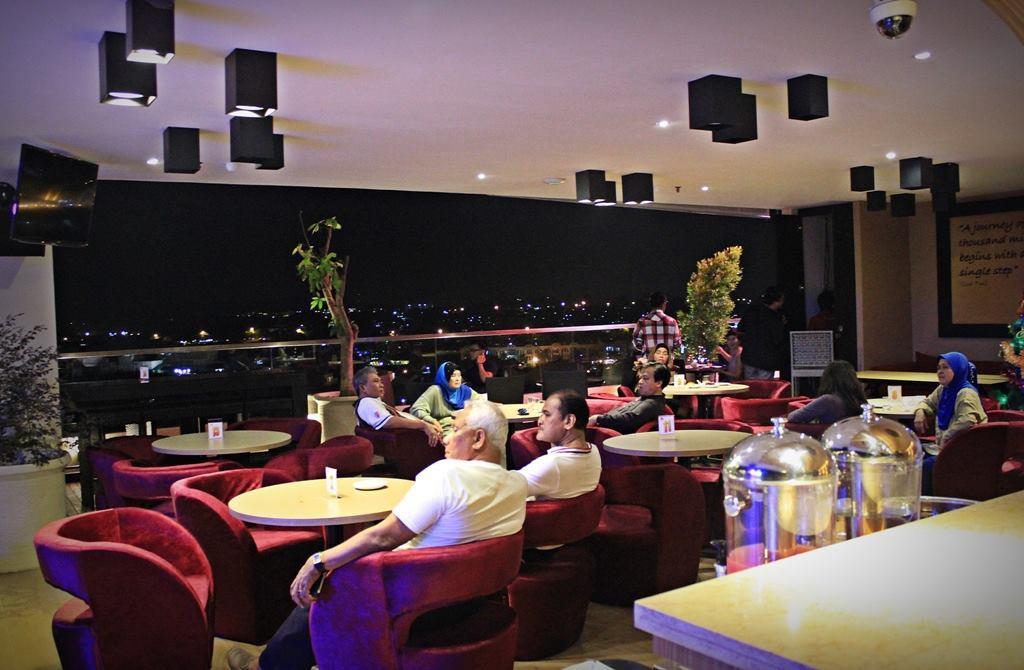 Biz Hotel Batam Нагоя Екстериор снимка