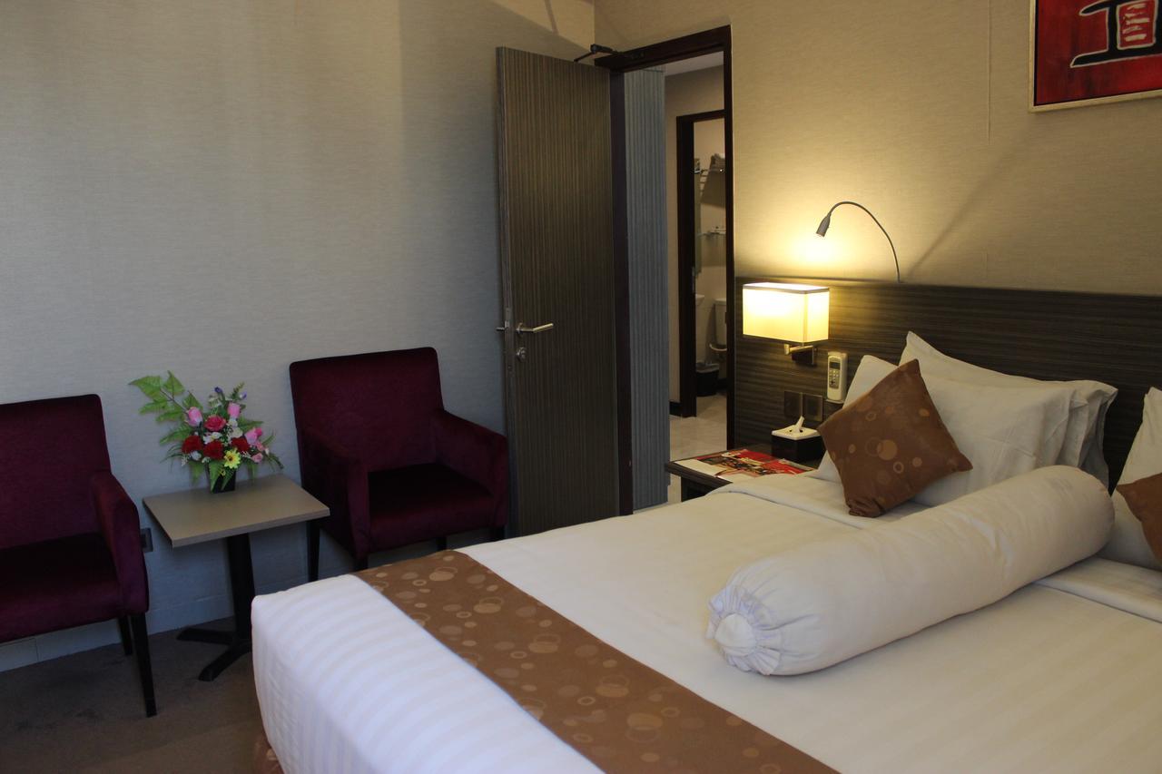 Biz Hotel Batam Нагоя Екстериор снимка