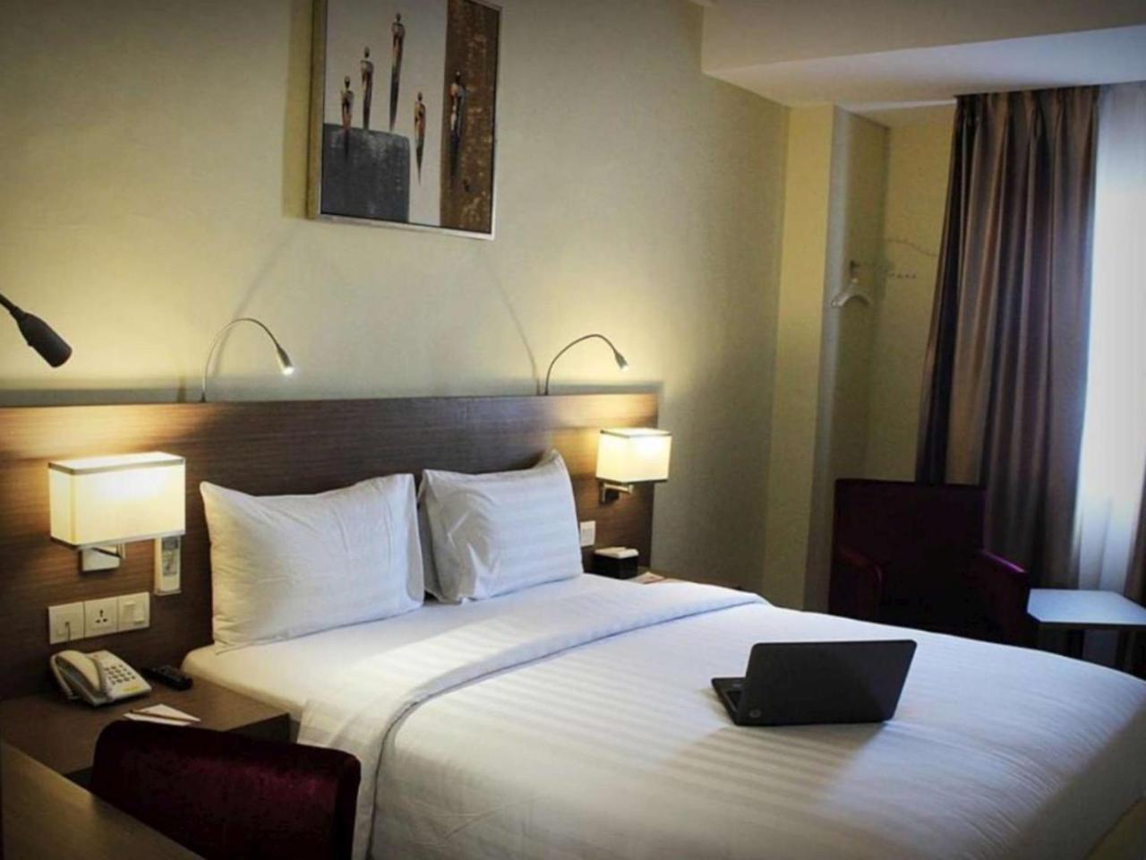 Biz Hotel Batam Нагоя Екстериор снимка