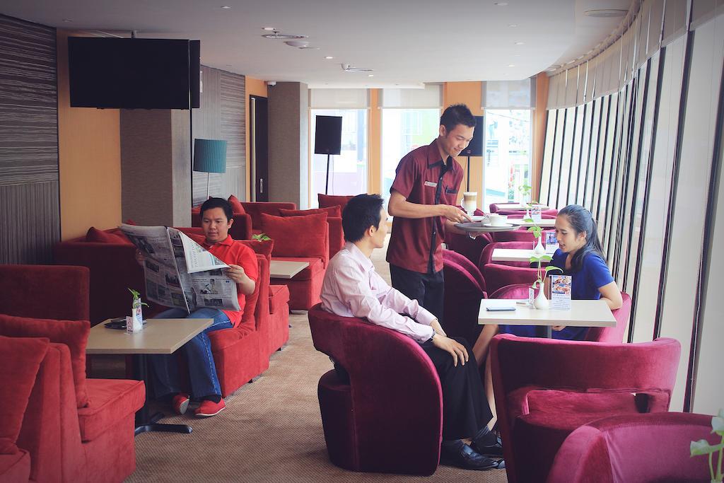 Biz Hotel Batam Нагоя Екстериор снимка