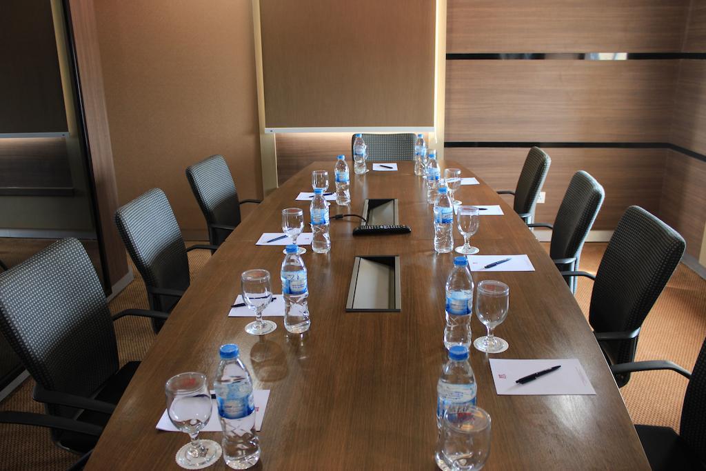 Biz Hotel Batam Нагоя Екстериор снимка